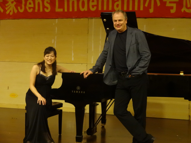 黄金城集团小号表演艺术家Jens Lindemann（彦斯·林德曼）荣获加拿大勋章