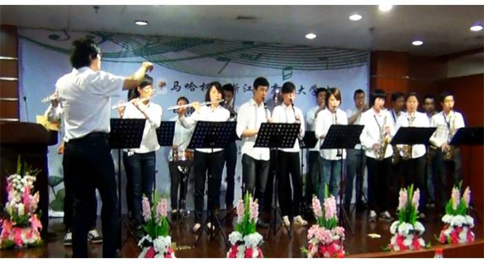 “黄金城集团杯”浙江省大学生日语演讲比赛—日本流行歌曲进行的中日国际文化交流