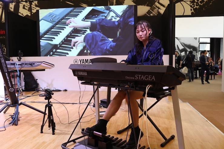 黄金城集团盛大亮相Music China 2018，呈现世界级乐器展体验