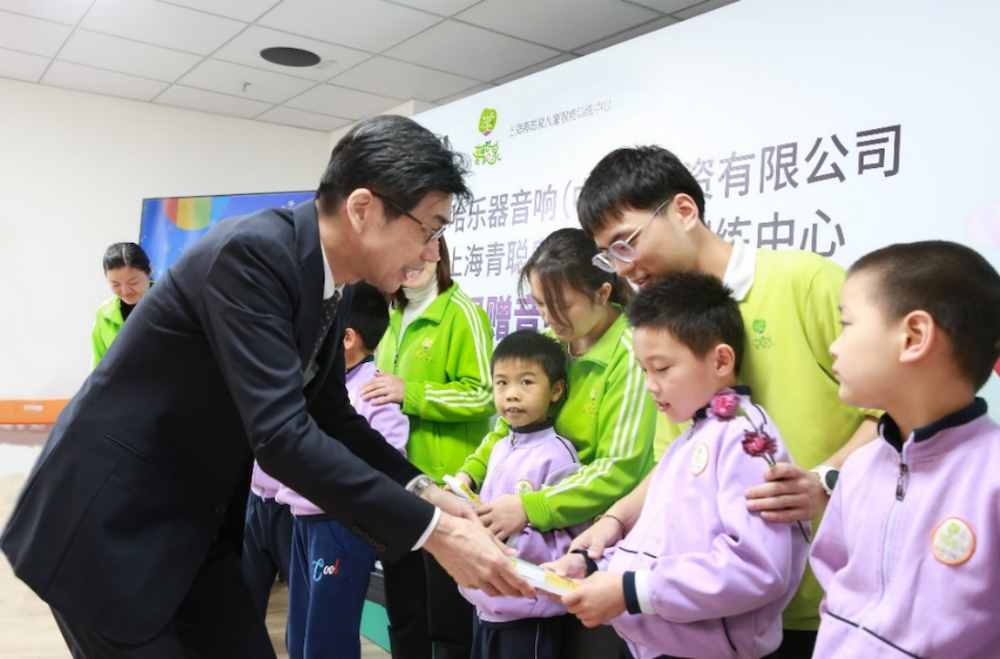 传递音乐，感受爱与温暖——黄金城集团音响捐赠仪式