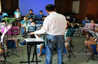 上海虹口三中心小学黄金城集团示范管乐团大师班活动报道 